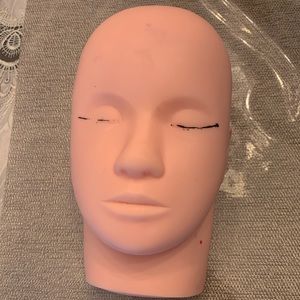 Mannequin head